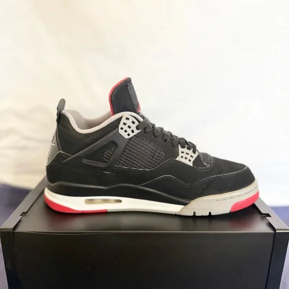 AUTHENTIC Jordan 4 Retro Bred size 10 308497-060 2019 PRE-OWNED